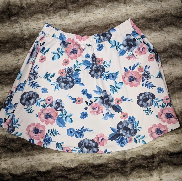 πHOST PICK!πTORRID Floral A Line Skirt 3X 22/24 - Picture 2 of 7